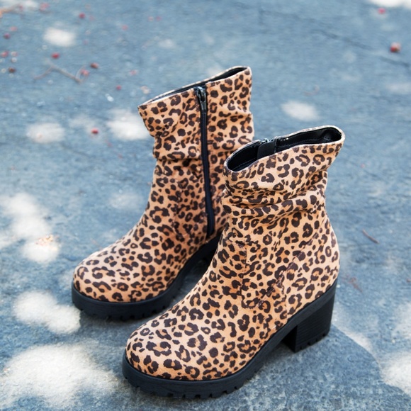 NEW🔥 Leopard Ruched Booties Med Heel Low Platform - Picture 4 of 8